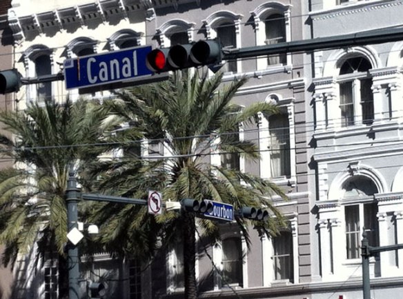 Canal-Bourbon-signs